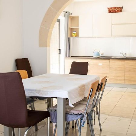 Spacious 3-Bedroom Apartment 30 Seconds From Sea 马尔萨斯卡拉 外观 照片