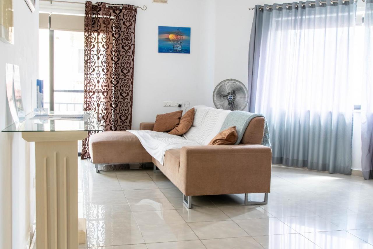 Spacious 3-Bedroom Apartment 30 Seconds From Sea 马尔萨斯卡拉 外观 照片