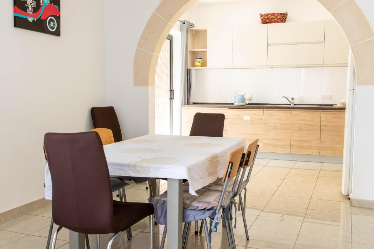 Spacious 3-Bedroom Apartment 30 Seconds From Sea 马尔萨斯卡拉 外观 照片