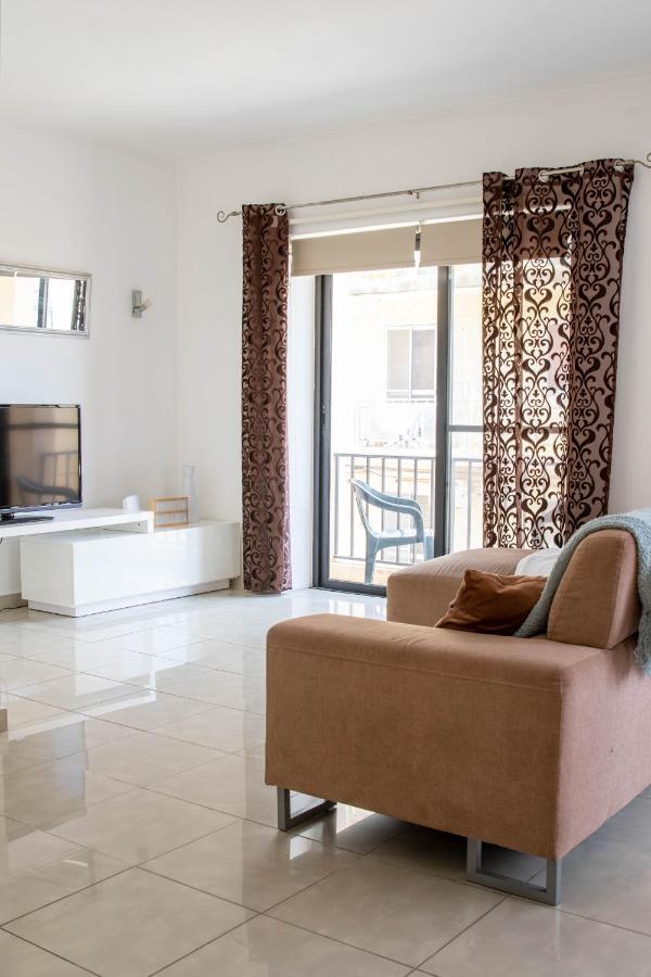 Spacious 3-Bedroom Apartment 30 Seconds From Sea 马尔萨斯卡拉 外观 照片
