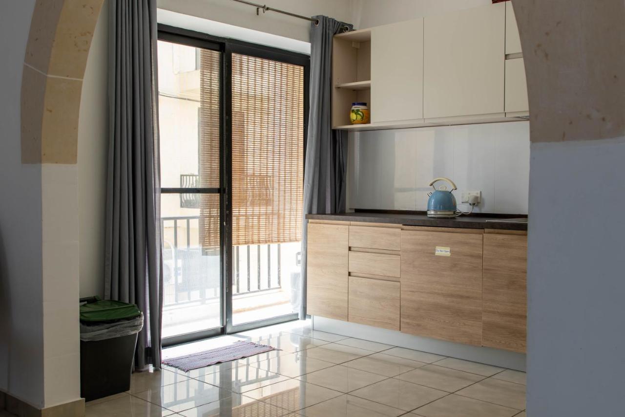 Spacious 3-Bedroom Apartment 30 Seconds From Sea 马尔萨斯卡拉 外观 照片