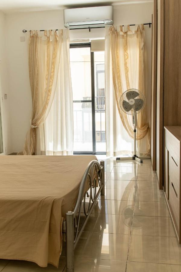 Spacious 3-Bedroom Apartment 30 Seconds From Sea 马尔萨斯卡拉 外观 照片